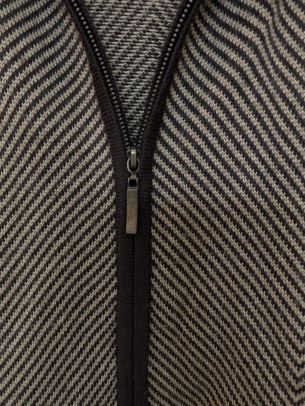 Jones Wear Taupe Herringbone Knit Zip Up Blazer and Matching Skirt - Picture 4 of 10